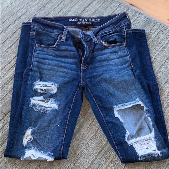 Size 4 American eagle distressed jeans. - Picture 1 of 8
